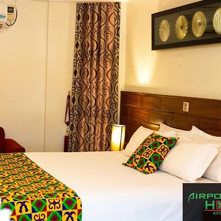 Airport West Hotel Акра Екстериор снимка